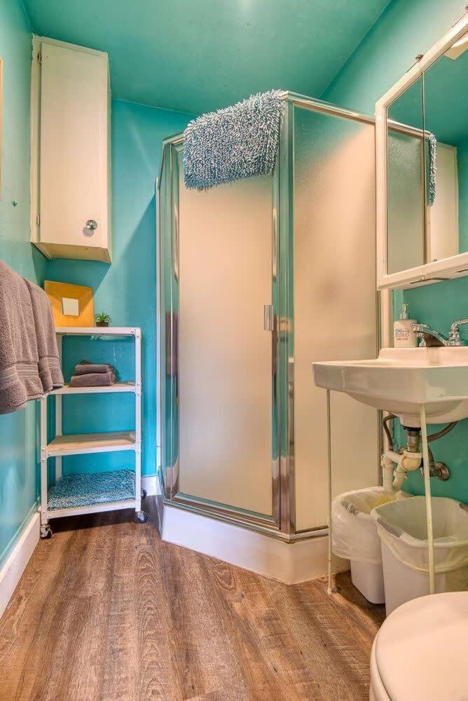 קוס ביי #Stayinmydistrict Historic Apartment Near Downtown מראה חיצוני תמונה